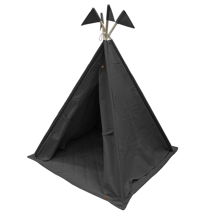 Tipi Canvas mit Flaggen